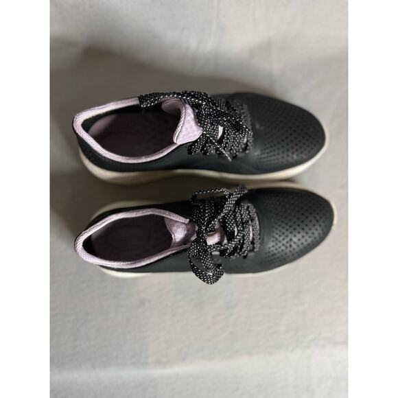 Crocs LiteRide Sneakers Women’s Size 10 Black with lilac detail. Polka dot laces - Picture 8 of 9